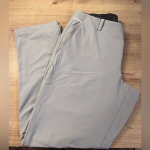 NIKE Golf ⛳️ Men’s Modern Fit Dri-fit Pants Size 32x30.